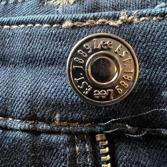 Lee RelaxedFit Jeans - Picture 4 of 9